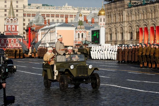 Thế giới tuần qua: Nga tái hiện cuộc duyệt binh huyền thoại năm 1941