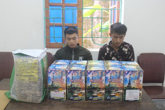 Hai học sinh trường nghề bị bắt vì buôn pháo nổ