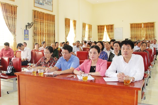 Cử tri Diễn Châu lo lắng vì đê sông Bùng sạt lở