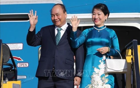 Thủ tướng dự Hội nghị Cấp cao ASEAN lần thứ 33 tại Singapore