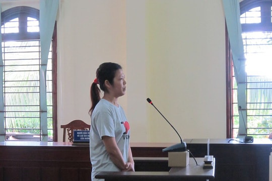 Osin trộm 30 lượng vàng của chủ nhà đi mua sắm đồ đắt tiền