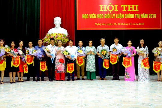 39 thí sinh tranh tài tại Hội thi học viên học giỏi lý luận chính trị năm 2018