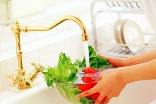 Những cách hiệu quả “đánh bay” thuốc trừ sâu trong rau quả