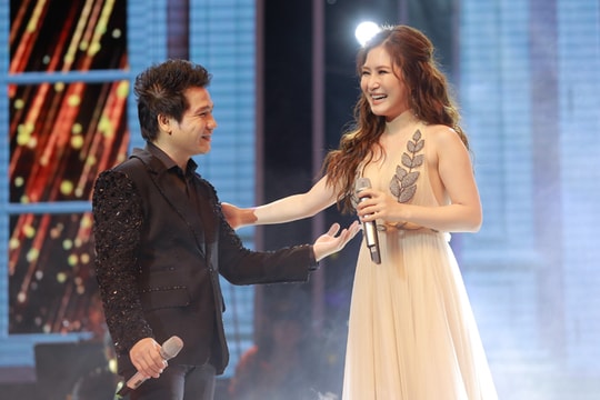 Hương Tràm tiết lộ Trọng Tấn là thầy giáo của anh trai cô