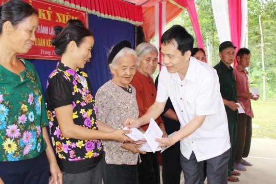 Lãnh đạo Ủy ban MTTQ tỉnh dự ngày hội đại đoàn kết ở Thanh Chương