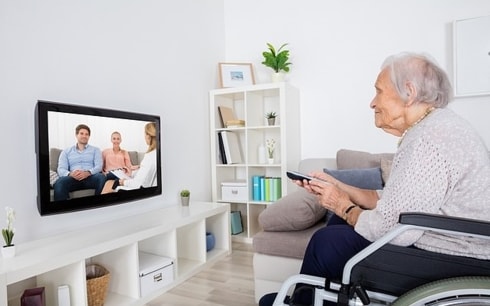 Xem tivi hơn 2 tiếng mỗi ngày dễ bị “chết sớm”?