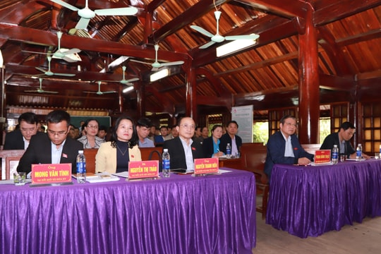 Bí thư Trung ương Đảng Phan Đình Trạc tiếp xúc cử tri huyện Quỳ Hợp