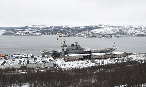 Sau vụ chìm ụ nổi, Nga tốn thêm một triệu đô để sửa tàu sân bay