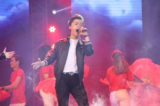 9X Nghệ An cover hit “Lại gần hôn anh” của Bằng Kiều không thua bản gốc