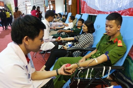 Đô Lương: Gần 2.000 người tham gia hiến máu tình nguyện