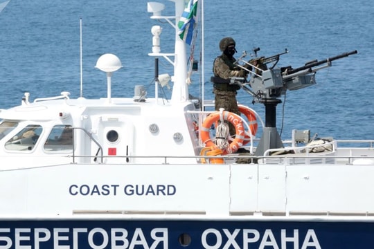 Nga tuyên bố đã giam giữ ba tàu của Hải quân Ukraina