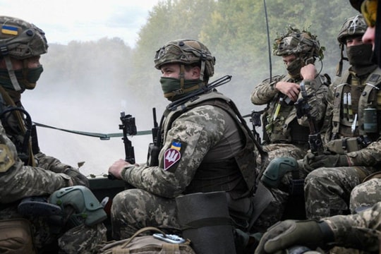 Quân đội Ukraina chuyển tình trạng sẵn sàng chiến đấu sau khi yêu cầu Nga trả tàu chiến