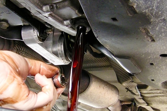 Ô tô nhanh xuống cấp vì 9 thói quen sai kỹ thuật của tài xế Việt