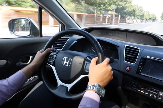 Nhận biết dấu hiệu hệ thống lái ô tô hư hỏng tiềm ẩn tai nạn bất ngờ với lái xe