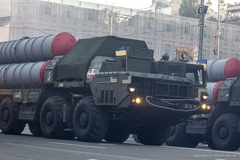 Ukraine triển khai S-300 đối đầu với Nga?