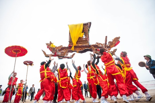 Chấn chỉnh tồn tại, đưa lễ hội vào nề nếp