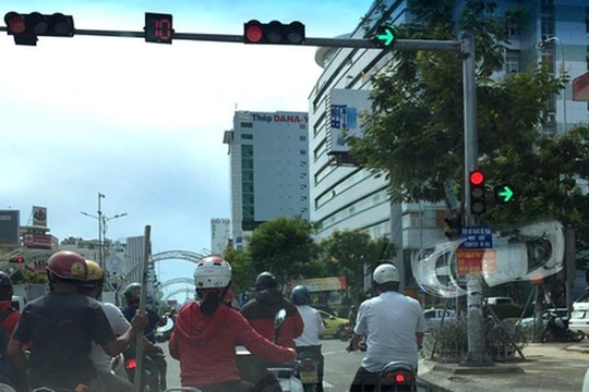 Kinh nghiệm lái xe trên phố đông người dành cho tài mới