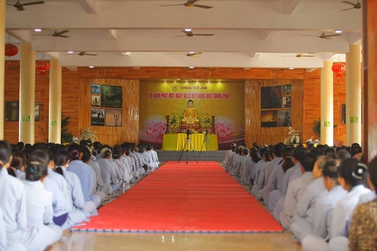 Lễ đúc đồng tượng Phật ở chùa Cổ Am