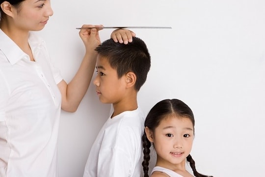 6 nguyên nhân trẻ chậm phát triển chiều cao cha mẹ nên biết