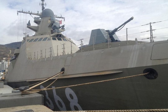 Giữa căng thẳng với Ukraine, Nga trang bị thêm nhiều tàu chiến cho Hạm đội Biển Đen