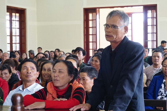 Tình tiết bất ngờ phiên xét xử 3 quan xã ở Nghệ An bán đất trái thẩm quyền