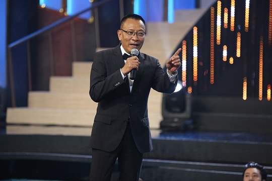 MC Lại Văn Sâm gửi 'lời xin lỗi' tới HLV Park Hang-seo