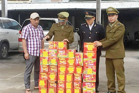 Bắt giữ vụ vận chuyển 80,4kg pháo lậu trên xe đầu kéo