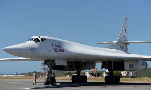 Oanh tạc cơ Tu-160 Nga vượt 10.000 km đến Venezuela diễn tập