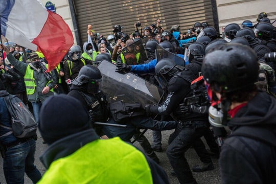 Paris: Nguy cơ tiếp tục xảy ra biểu tình lớn vào thứ 7 tới!