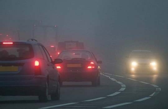 7 kỹ năng chạy xe ô tô an toàn khi đường nhiều sương mù