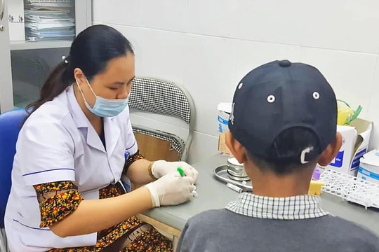 Khát vọng làm mẹ của những phụ nữ có H