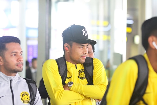 AFF Cup 2018: Cầu thủ Malaysia giật mình vì lạnh khi tới Việt Nam
