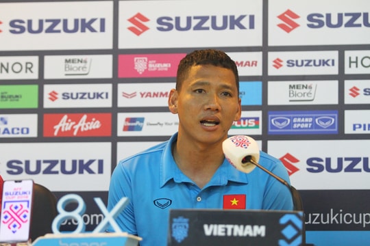 Tiền đạo Anh Đức bảo vệ đàn em Đức Chinh, Tiến Linh trước trận quyết đấu Malaysia