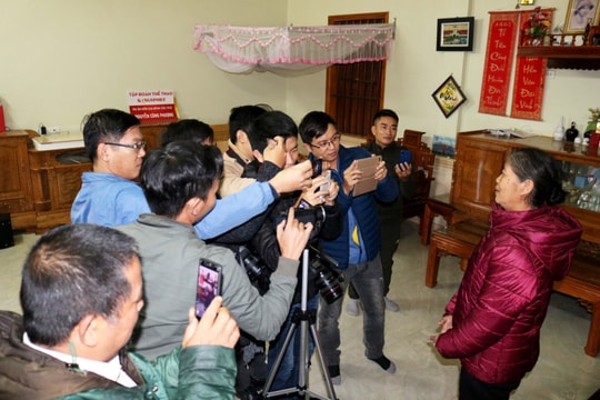 Tiếp NHM tại nhà, Mẹ Công Phượng tự tin đội tuyển Việt Nam giành chiến thắng