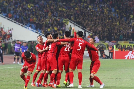 Đội tuyển Việt Nam lên ngôi vô địch sau 10 năm chờ đợi