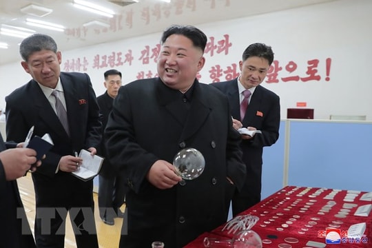 Ông Kim Jong-un xuất hiện nhiều hơn trong sự kiện kinh tế, ngoại giao