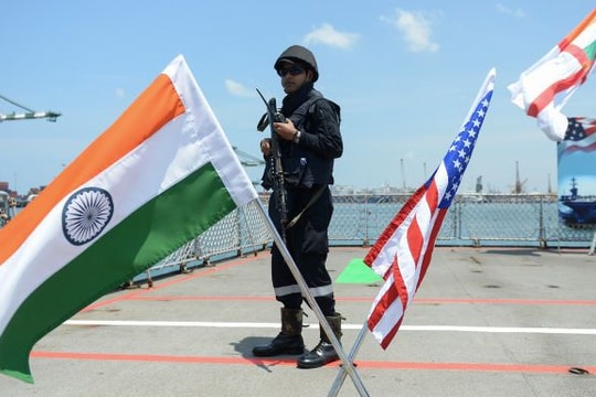 Ấn Độ mở rộng quan hệ quân sự với Mỹ và Nga gây sức ép lên Trung Quốc