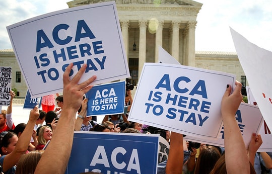 Biểu tình “áo vàng” bùng phát ở Áo và Italy; Thẩm phán  Mỹ tuyên bố Obamacare vi hiến