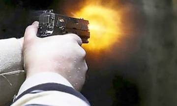 Người đàn ông nổ súng bắn tình địch vì ghen