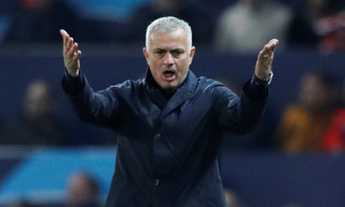 Man Utd sa thải HLV Mourinho