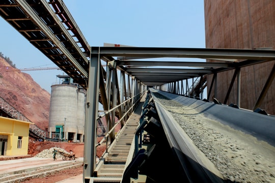 Tập đoàn The Vissai đề xuất khảo sát mỏ đá vôi tại Tân Kỳ phục vụ sản xuất xi măng