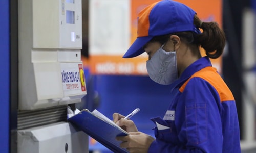 Giá xăng có thể giảm tiếp vào ngày mai