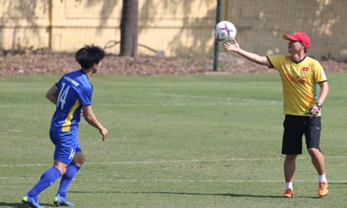 Trợ lý HLV Park Hang-seo sang Malaysia dẫn dắt đội hạng ba