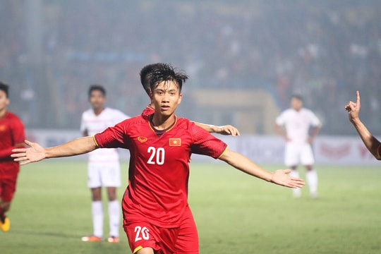 Xem lại pha bóng của Văn Đức giành giải Bàn thắng đẹp nhất AFF Cup 2018