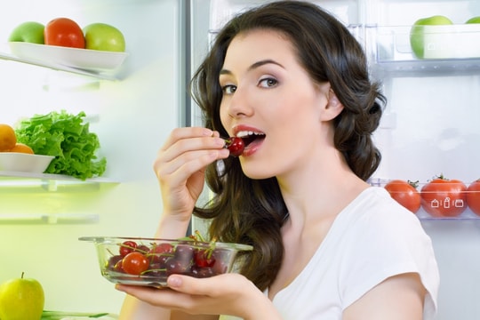 Cung cấp nước cho cơ thể ngày hanh khô như thế nào cho đủ?