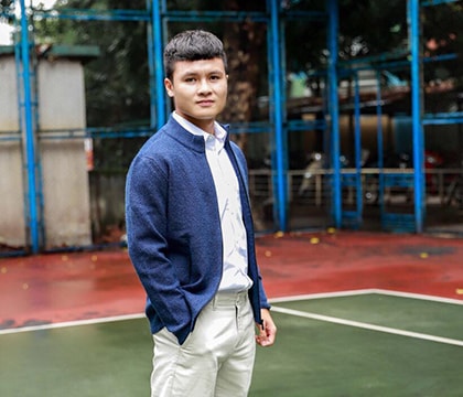 Tiền vệ Quang Hải thích mặc những kiểu quần áo nào?