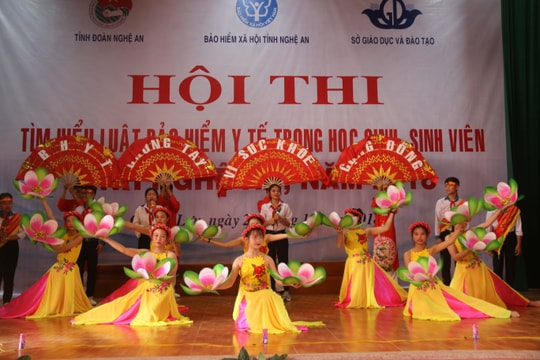 Sôi nổi hội thi tìm hiểu Luật BHYT trong học sinh, sinh viên