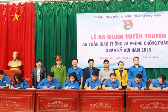 Thành đoàn Vinh ra quân đảm bảo ATGT, phòng chống pháo nổ dịp Tết Kỷ Hợi