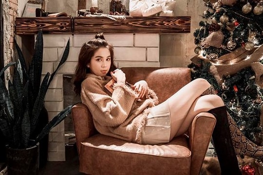 Ngọc Trinh khoe nhan sắc trong đêm Giáng sinh