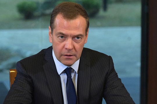 Thủ tướng Nga Medvedev tuyên bố mở rộng lệnh trừng phạt Ukraine